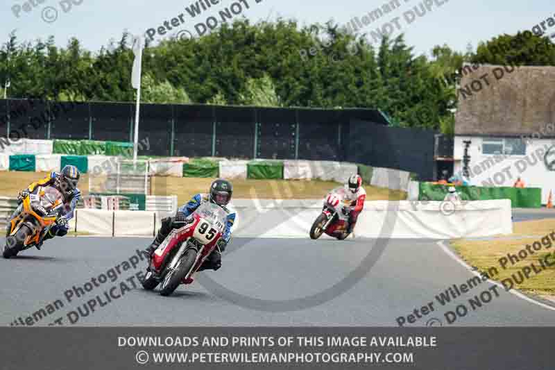 Vintage motorcycle club;eventdigitalimages;mallory park;mallory park trackday photographs;no limits trackdays;peter wileman photography;trackday digital images;trackday photos;vmcc festival 1000 bikes photographs